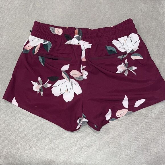 Nwot Athleta floral shorts - Picture 5 of 7